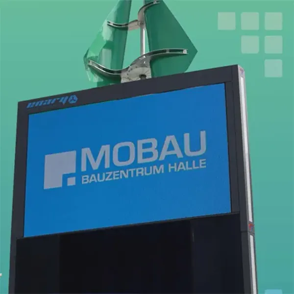 MediaTower vor dem Mobau Bauzentrum in Halle